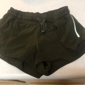 Lululemon hottie hot shorts 2.5 in inseam